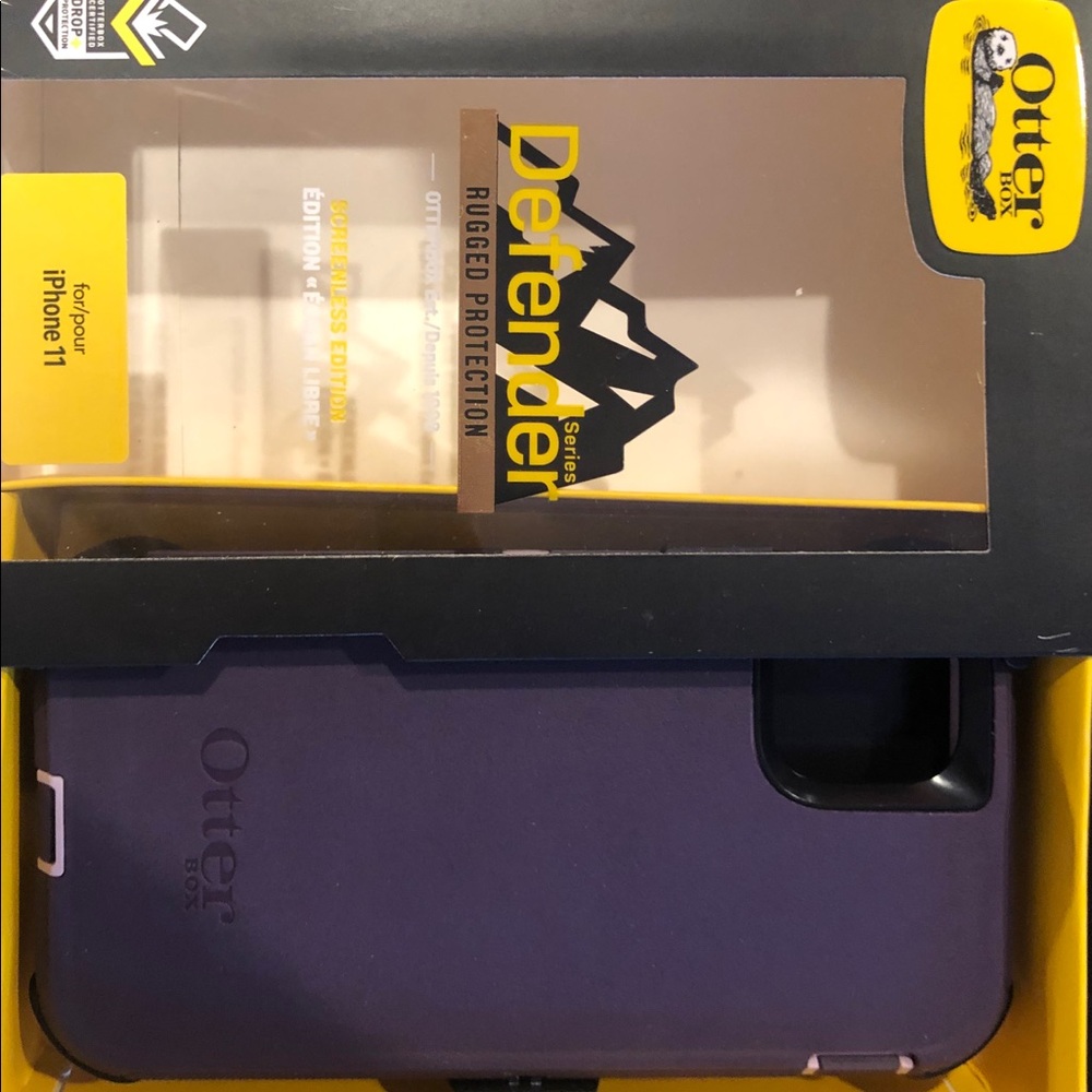 Otter box Iphone 11 defender case -brand new